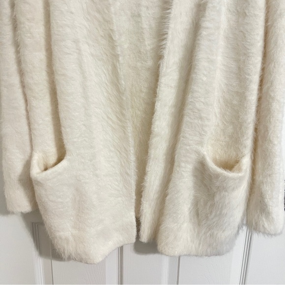 Banana Republic Fuzzy Open Front Cardigan with pockets Cream size medium - Picture 3 of 6